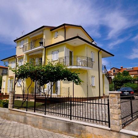 Ferienwohnung Fuer 2 Personen 30 M2 In Novigrad, Istrien Karpinjan Kültér fotó